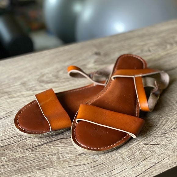 How to Clean Leather Sandals